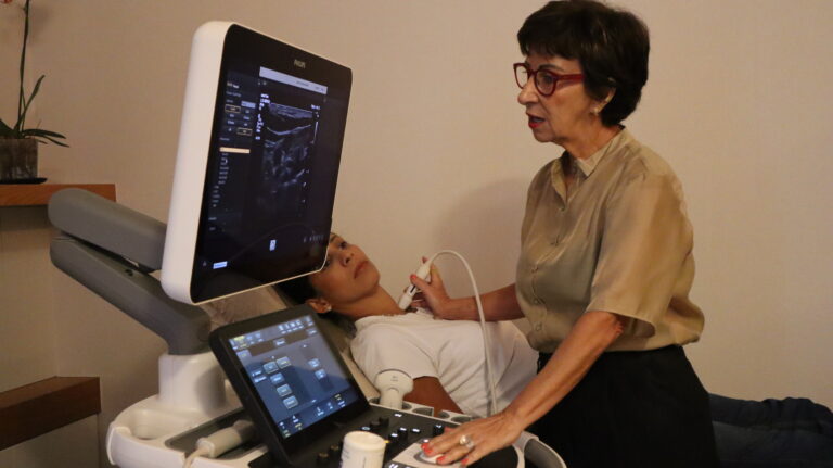 Supervised practice in a Hands On class at Instituto Fanilda Barros